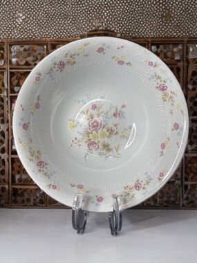 Vntg Crescent Fine China bowl in the Jie Pai series. 8.5” single bowl